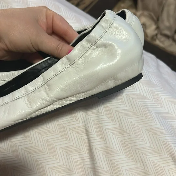 DMSX Donald Plyner White Leather Flats - 9 - Picture 2 of 5